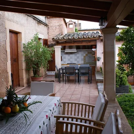 Holiday home Liebevoll Eingerichtetes Ueber Zwei Etagen Mit Einem Gemuetlichen Garten Mit Veranda Und Aussenkueche