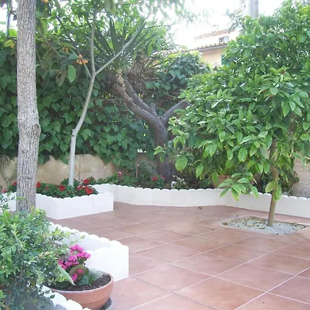 Liebevoll Eingerichtetes Ueber Zwei Etagen Mit Einem Gemuetlichen Garten Mit Veranda Und Aussenkueche Holiday home *
