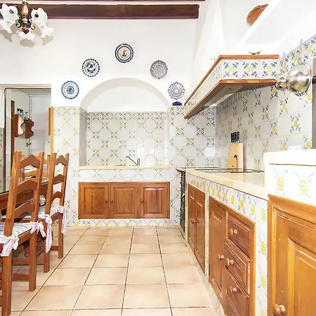 Liebevoll Eingerichtetes Ueber Zwei Etagen Mit Einem Gemuetlichen Garten Mit Veranda Und Aussenkueche Holiday home *