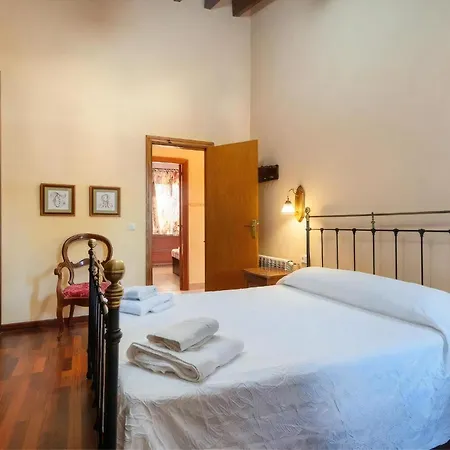 Holiday home Liebevoll Eingerichtetes Ueber Zwei Etagen Mit Einem Gemuetlichen Garten Mit Veranda Und Aussenkueche