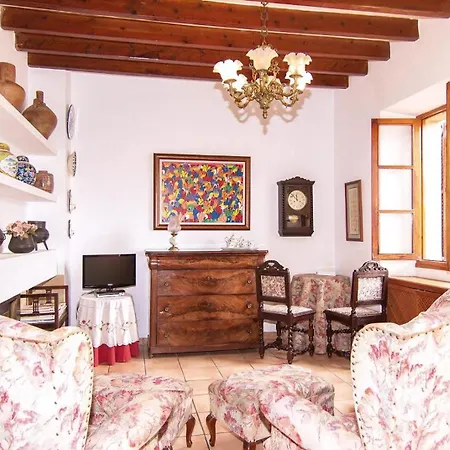 Holiday home Liebevoll Eingerichtetes Ueber Zwei Etagen Mit Einem Gemuetlichen Garten Mit Veranda Und Aussenkueche *